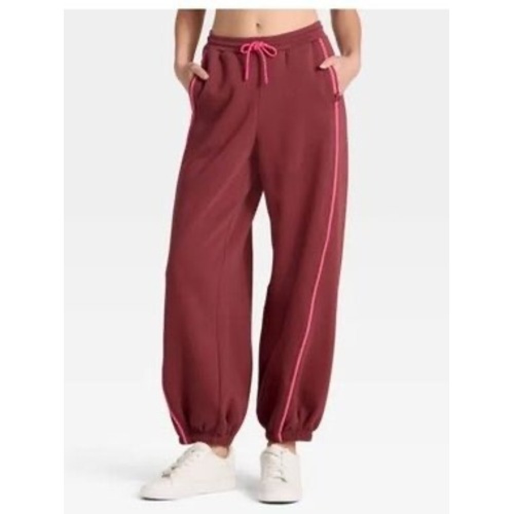 JoyLab Cozy Maroon Barrel Leg Fleece Sweatpants Neon Pink Piping Medium